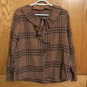 Checkered beige pink blouse